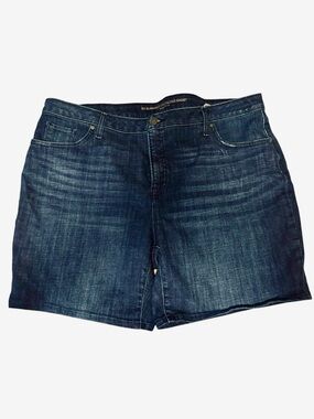 Chico’s So Slimming Girlfriend Shorts Dark Wash Denim Size 20